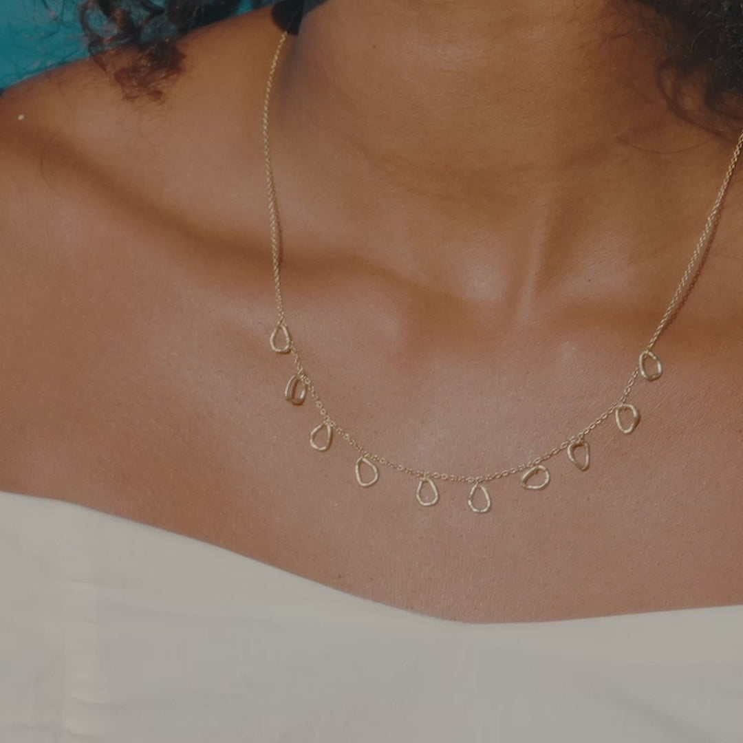 Albé Necklace