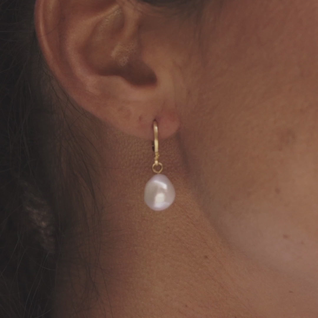 Estée Earrings